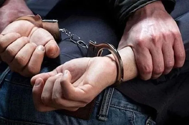 Yer: Manisa Alaşehir... Kesinleşmiş hapis cezası bulunan firari FETÖ'cü fare gibi saklandığı tarlada paketlendi!