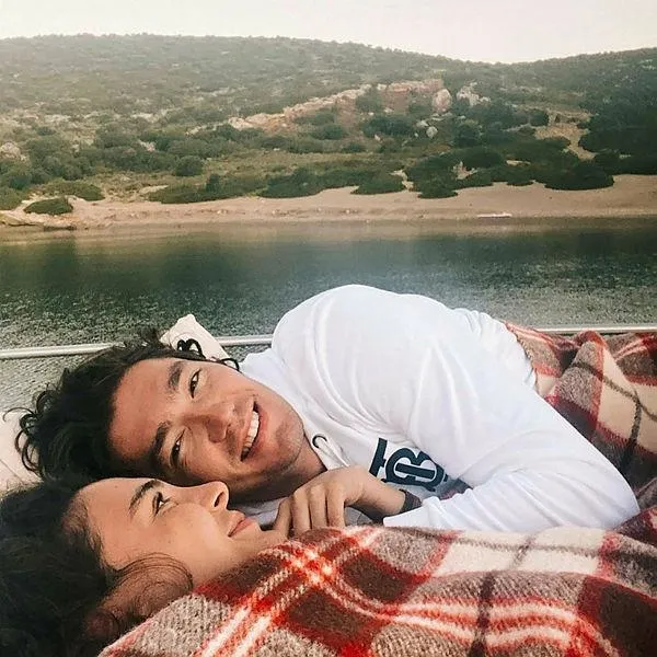 Ebru Şahin ile Cedi Osman evlilik öncesi Çeşme tatilinde: Cedi'nin ailesiyle de tanıştı-5