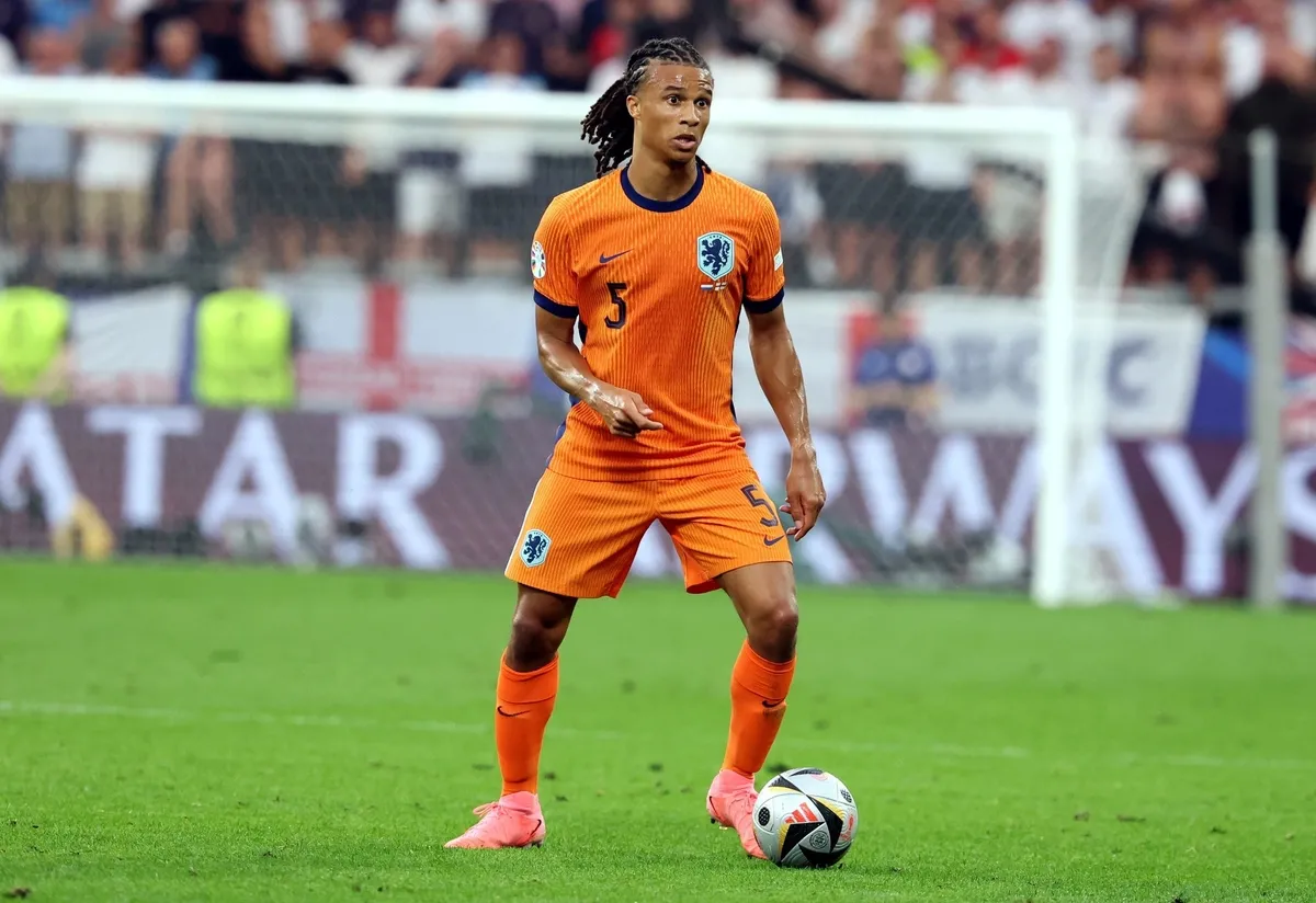 fenerbahce-nathan-ake-transferini-resmen-acikladi-1783091813350.jpeg Nathan Ake Fenerbahçe’de: Hollandalı savunmacı Avusturya kampına katılacak-4