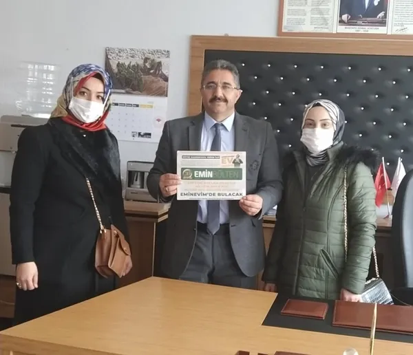 elazig-il-tarim-ve-orman-mudur-yardimcisi-sosyal-medyada-paylastigi-fotograf-sonrasi-maske-takmama-cezasi-yedi-1608126288453.jpg Elazığ İl Tarım ve Orman Müdür Yardımcısı sosyal medyada paylaştığı fotoğraf sonrası maske takmama cezası yedi-3