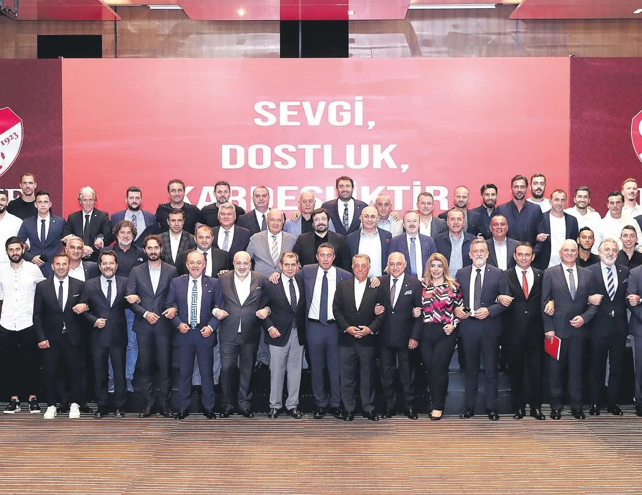 Riva’da birlik mesajı verdi!