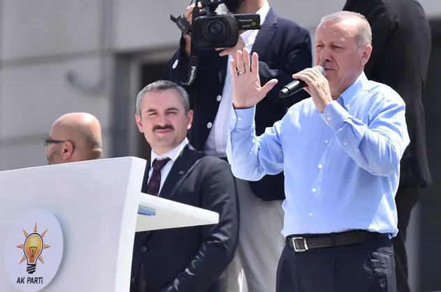 Erdoğan: "Terör örgütü mensupları Maltepe'yi yönetiyor!"