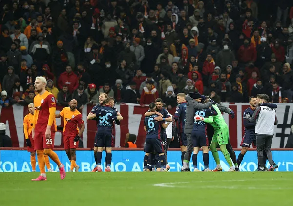 galatasaray-son-10-hafta-sonuclarina-gore-kume-dusuyor-1643025736147.jpg Galatasaray son 10 hafta sonuçlarına göre küme düşüyor-3