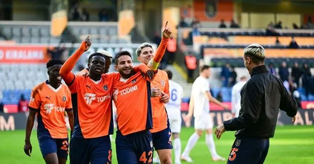 Ghezzal penaltı kaçırdı Başakşehir kazandı