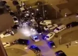 Rusya'da koronavirüs partisine polis baskın! Yüzlerce kişi katılmıştı | Video