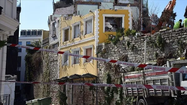 oranlar-degisiyor-kentsel-donusum-teklifi-komisyondan-gecti-kat-malikleri-anlasma-orani-ucte-ikiden-salt-cogun-1698160775134.jpeg Oranlar değişiyor! Kentsel dönüşüm teklifi komisyondan geçti: Kat malikleri anlaşma oranı üçte ikiden salt çoğunluğa çekildi-15