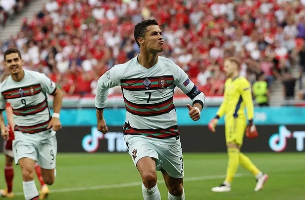 cristiano-ronaldo-sov-yapti-macaristan-0-2-portekiz-mac-sonucu-euro-2020-1623779534867.jpeg Cristiano Ronaldo şov yaptı! Macaristan 0-3 Portekiz | MAÇ SONUCU EURO 2020-2