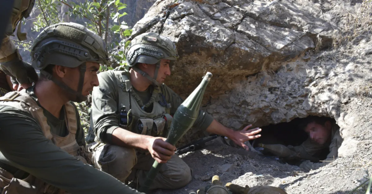 Kıran Operasyonu’ndan dikkat çeken kareler! Teöristlerin inlerine böyle girildi
