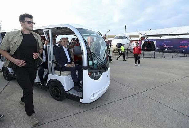 kilicdaroglundan-teknofeste-riyakar-ziyaret-madem-bu-kadar-samimi-siha-karsiti-sezgin-tanrikulunu-neden-partid-1661963203948.jpeg Kılıçdaroğlu'ndan TEKNOFEST'e riyakar ziyaret! Madem bu kadar samimi SİHA karşıtı Sezgin Tanrıkulu'nu neden partiden göndermiyor?-2