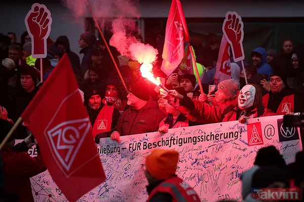 Alman otomotiv devi Volkswagen iflasın eşiğinde! Çalışanlar isyanda: Tabutunu kaldırdılar - 7