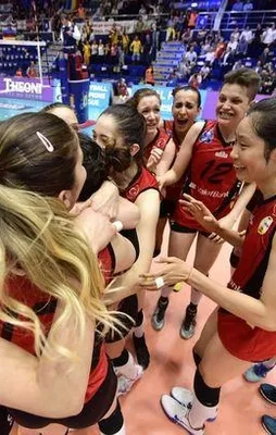 VakıfBank, Imoco Volley'i yenerek CEV Şampiyonlar Ligi'nde finale çıktı!