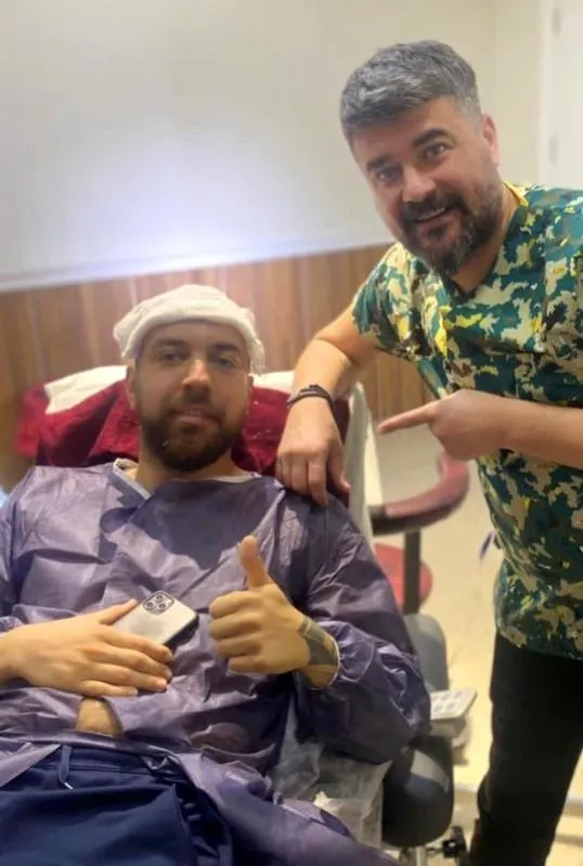 Survivor'da Evrim Keklik'in 'hem kel hem fodul' dediği Sercan Yıldırım operasyon çekti! Kel Sercan şimdi oldu yele saç Sercan-5