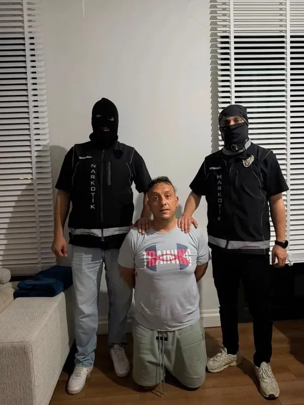 sezgin-kement-ve-nawar-atheer-operasyonla-yakalandi-1780760401743.jpeg MİT'ten uyuşturucu baronlarına darbe: Sezgin Kement ve Nawar Atheer operasyonla yakalandı-3