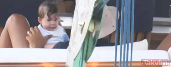 Fahriye Evcen ve Burak Özçivit'in oğlu Kerem ilk kez yüzünü gösterdi! Bikinili yakalanan Fahriye düzgün fiziğiyle hayran bıraktı - 5