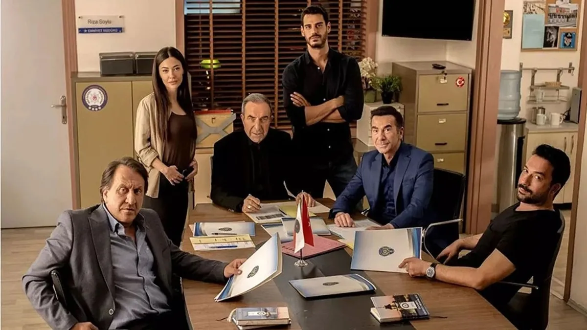 19 yıl sonra ayrılığı resmen duyurdu! Arka Sokaklar'da taş çatlacak veda!