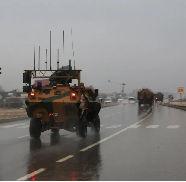 Sınırda hareketli saatler! Komandolar sevk edildi-6