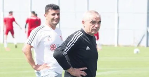 Rıza Çalımbay: Süper Lig’i Antalya’da bitirelim