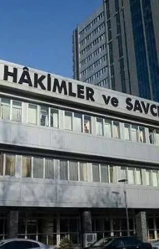 Son dakika: HSK, 13 hakim ve savcıyı FETÖ irtibatı nedeniyle ihraç etti