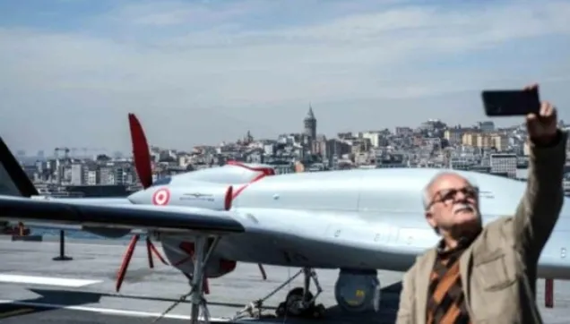 Vatandaşlardan TCG Anadolu'ya yoğun ilgi! Gemiye giren oraya koşuyor