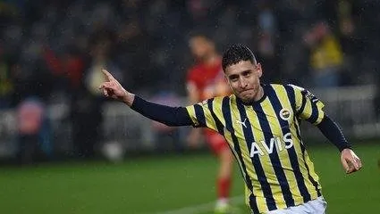 fenerbahce-sampiyonluk-icin-eline-kalemi-kagidi-aldi-1681248223614.jpeg