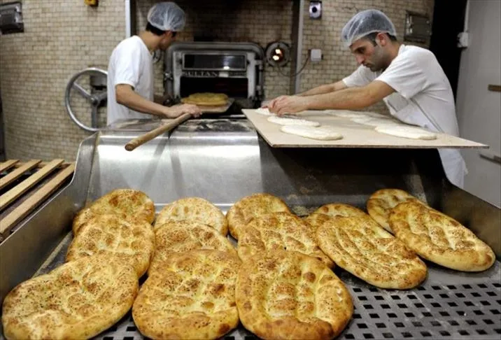 iftardan-kalan-pideleri-sakin-cope-atmayin-ev-hanimlari-boyle-degerlendiriyor-1710855689300.jpg Ev hanımları böyle değerlendiriyor: İftardan kalan pideleri sakın çöpe atmayın!-2