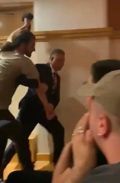 Sığınmacılar üzerinden provokatif açıklamalar yapan Ümit Özdağ'a öğrenci tokadı! Bilkent'te yuhaladılar-4