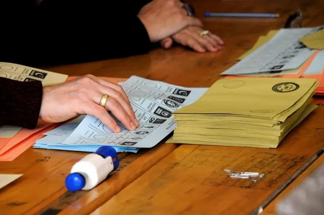 Uşak'ta geçersiz oyların sayımı tamamlandı | AK Parti'nin oyları arttı