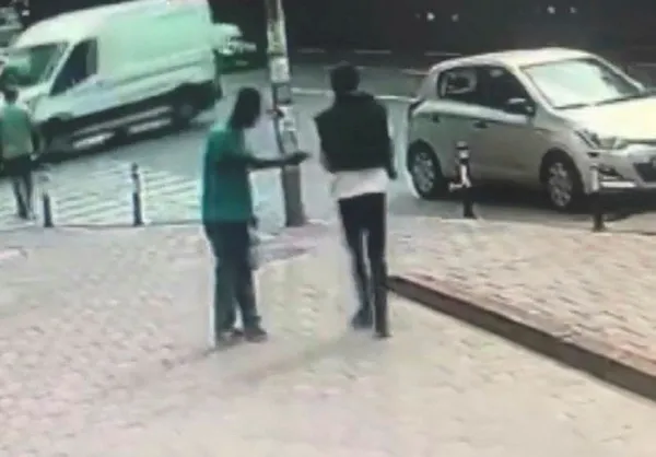 cebindeki-son-paraya-goz-dikti-gunduz-vakti-sehir-eskiyaligi-1600674461362.jpg Cebindeki son paraya göz dikti! Gündüz vakti şehir eşkıyalığı-2