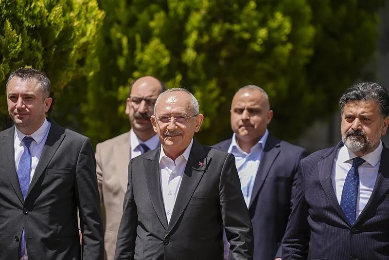 kemal-kilicdaroglu-butlan-sonrasi-ilk-kez-kameralar-karsisina-gecti-ozgur-ozele-gorev-mesaji-1779536162175.jpeg Kemal Kılıçdaroğlu "butlan" sonrası ilk kez kameralar karşısına geçti: Özgür Özel'e görev mesajı!-5