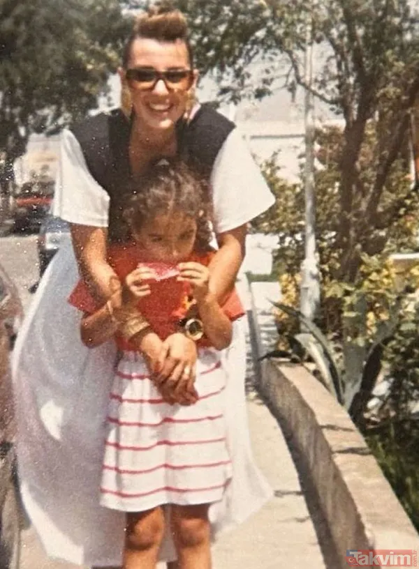 Perihan Savaş ile İbrahim Tatlıses'in kızı Melek Zübeyde Yasemin Şefkatli'nin baby shower partisinde! Melek Hala paylaştı "Geliyor böceklerim" - 15