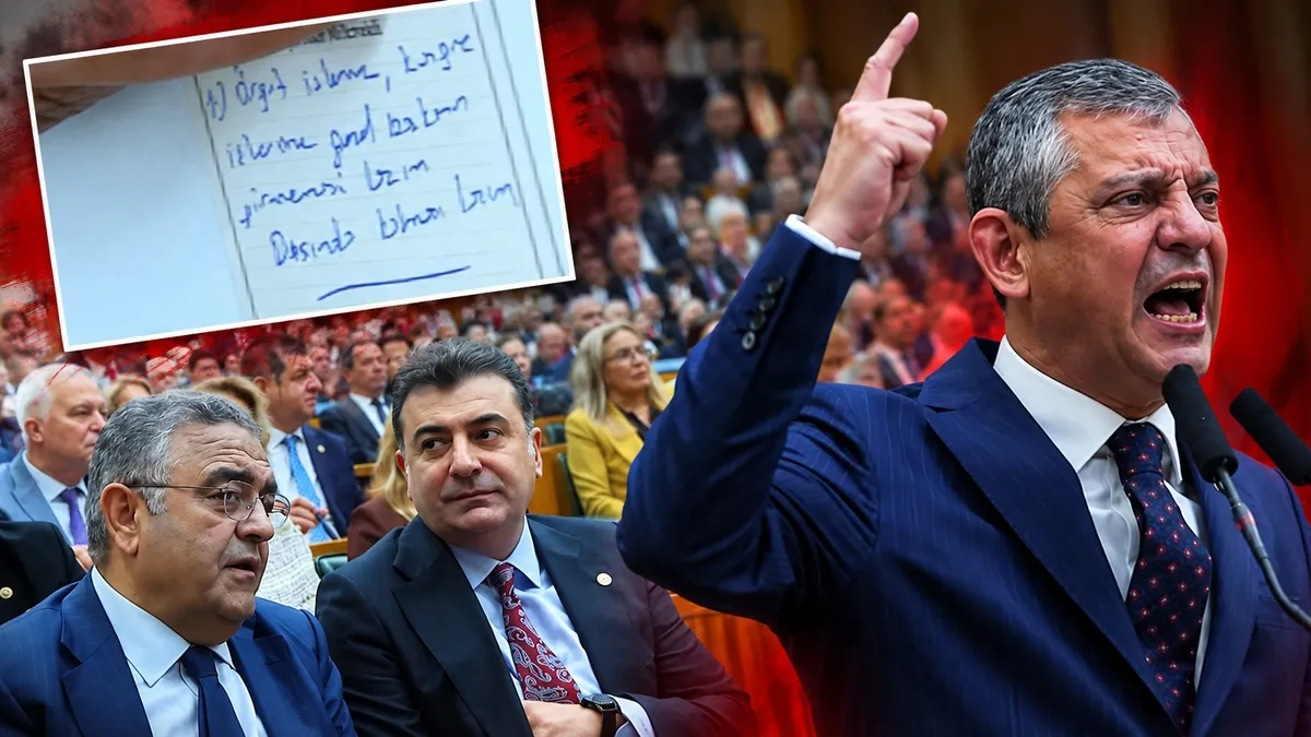 Özgür Özel konuşurken notla çekiştirdiler! Sezgin Tanrıkulu yazdı, Zeynel Emre'ye uzattı