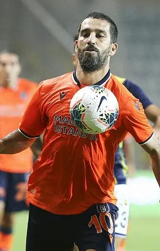 Daily Mail, Arda Turan’ı manşetine taşıdı! "Kahramanlıktan sıfıra"