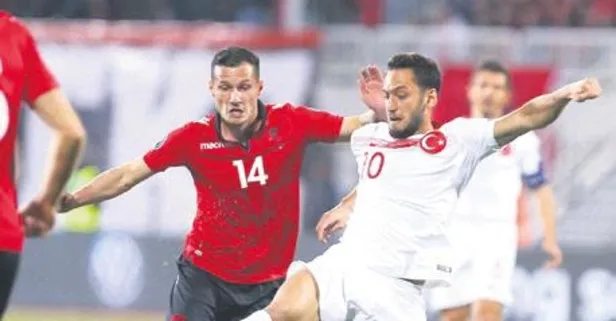 Milan Çalhanoğlu'nu satış listesine koydu