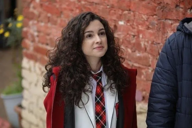 gozler-onun-uzerinde-kardeslerimin-asiyesi-hakkindaki-gercek-sasirti-basarili-oyuncu-su-burcu-yazgi-coskun-1616787569432.jpeg Gözler onun üzerinde! Kardeşlerim'in Asiye'si hakkındaki gerçek şaşırttı! Genç oyuncu Su Burcu Yazgı Coşkun...-8