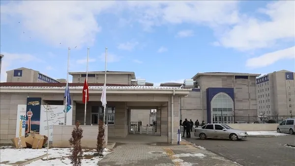 son-dakika-universite-ogrencilerinin-yurt-odemeleri-iade-edilecek-1678352080470.jpeg Son dakika: Üniversite öğrencilerinin yurt ödemeleri iade edilecek-2