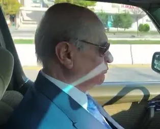 MHP Genel Başkanı Bahçeliden klasik otomobille Başkent turu... O şarkı eşliğinde işte böyle gezdi