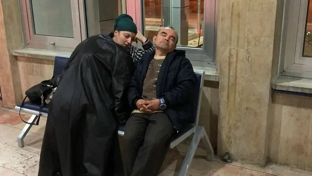 Bursa'da İvdil çifti her gece hastane koridorunda yatıyor!-2