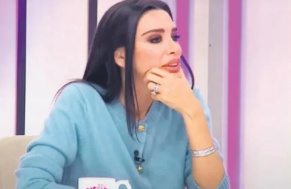 hirkasini-fiyati-dudak-ucuklatmisti-aslihan-dogan-turandan-elestirilere-yanit-herkes-kendi-onundeki-1686683556037.jpeg