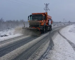 Meteorolojiden son dakika uyarıları peş peşe geldi! İstanbulda kar küreme araçları yolda