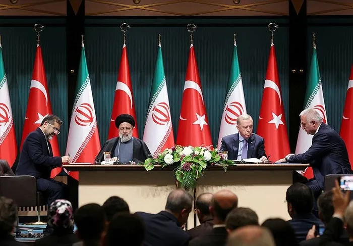 10-yeni-anlasmanin-imzalari-atildi-baskan-erdogan-ve-iran-cumhurbaskani-reisi-ortak-basin-aciklamasi-terorle-m-1706114350167.jpeg