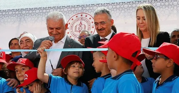 Binali Yıldırım okul açılışında Başkan Erdoğan’ı aradı... Erdoğan ve minik öğrenci arasındaki diyalog gülümsetti
