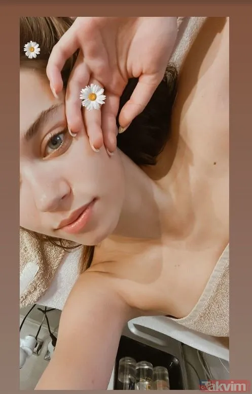 Afra Saraçoğlu en cesur haliyle gündemde! Vücuduna sardığı havlusuyla sere serpe uzandı! Mert Ramazan Demir'in sevgilisi... - 19