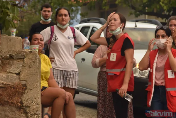Muğla Bodrum Mazı Mahallesi alevlere teslim oldu! Kimi gelinliği için ağladı kimi denizden tahliye edildi - 1