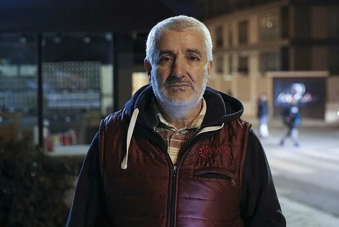 uskudarda-korku-dolu-anlar-toprak-kaymasi-nedeniyle-bir-bina-bosaltildi-1704159110786.jpeg Üsküdar'da korku dolu anlar! Toprak kayması nedeniyle bir bina boşaltıldı-4