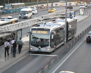 Metrobüslerde yeni dönem!
