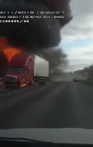 Motosiklet dehşete sebep oldu! Feci kaza kamerada