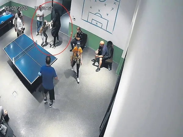 El insaf! Esenyurt'ta Liva Yağmur Köprücü maske takın dedi dayak yedi-1