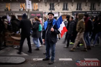 Fransa’da Macron’a karşı başlatılan grev hayatı felç etti