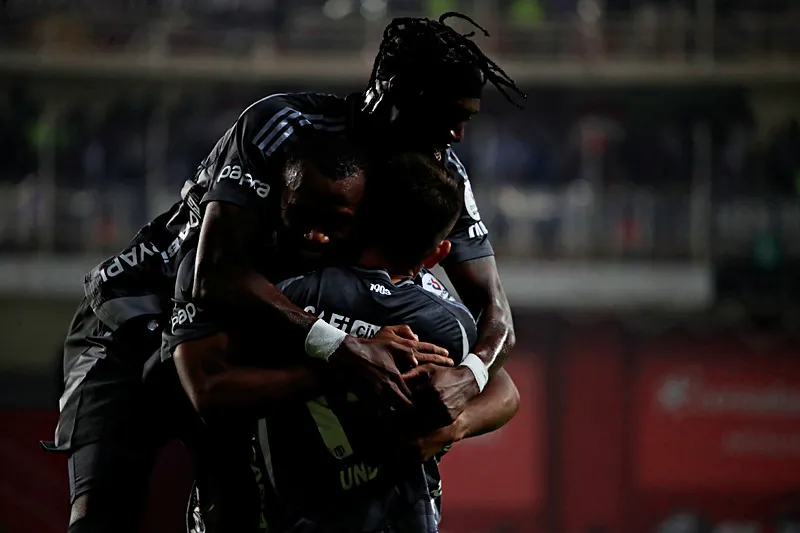 Beşiktaş'ın Samsunspor maçı 11'i netleşti! Sergen Yalçın'dan orta saha kararı - 7