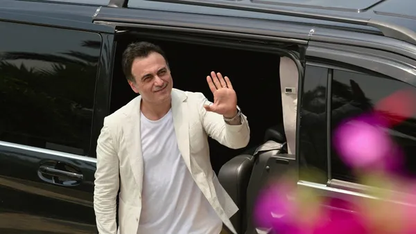 atvnin-merakla-beklenen-dizisi-uvey-annenin-afisi-yayinlandi-1686327607336.jpg ATV’nin merakla beklenen dizisi Üvey Anne’nin afişi yayınlandı!-4